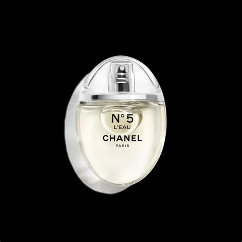 chanel number 5 marilyn monroe|chanel's new 5 l'eau bottle.